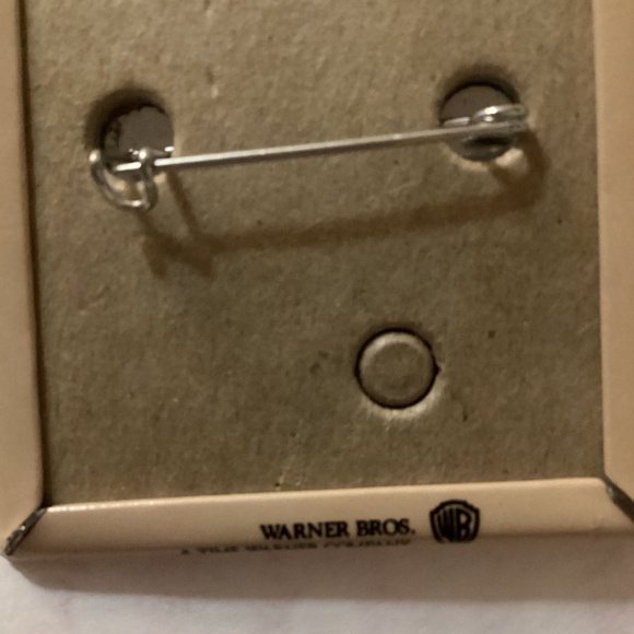 Vintage 1991 Kevin Costner Robin Hood Prince of Thieves Pin Badge Button Pinback - Picture 4 of 4